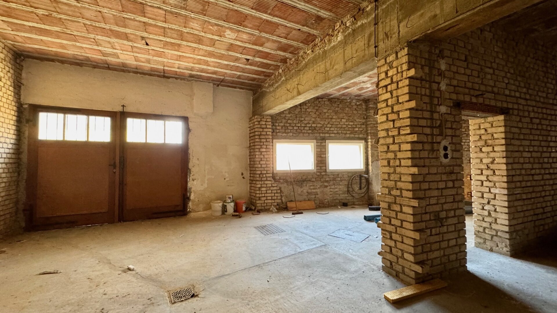 Wohnen im Zentrum: sanierungsbedürftiges Einfamilienhaus mit Entwicklungspotential (inkl. Studie)