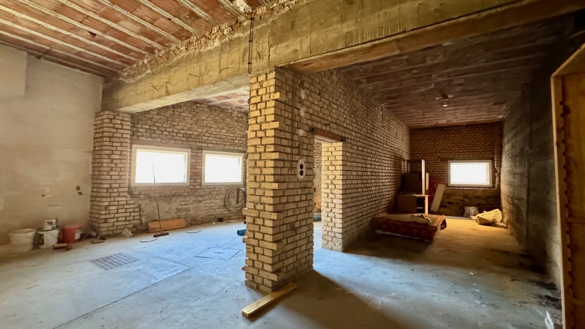 Wohnen im Zentrum: sanierungsbedürftiges Einfamilienhaus mit Entwicklungspotential (inkl. Studie)