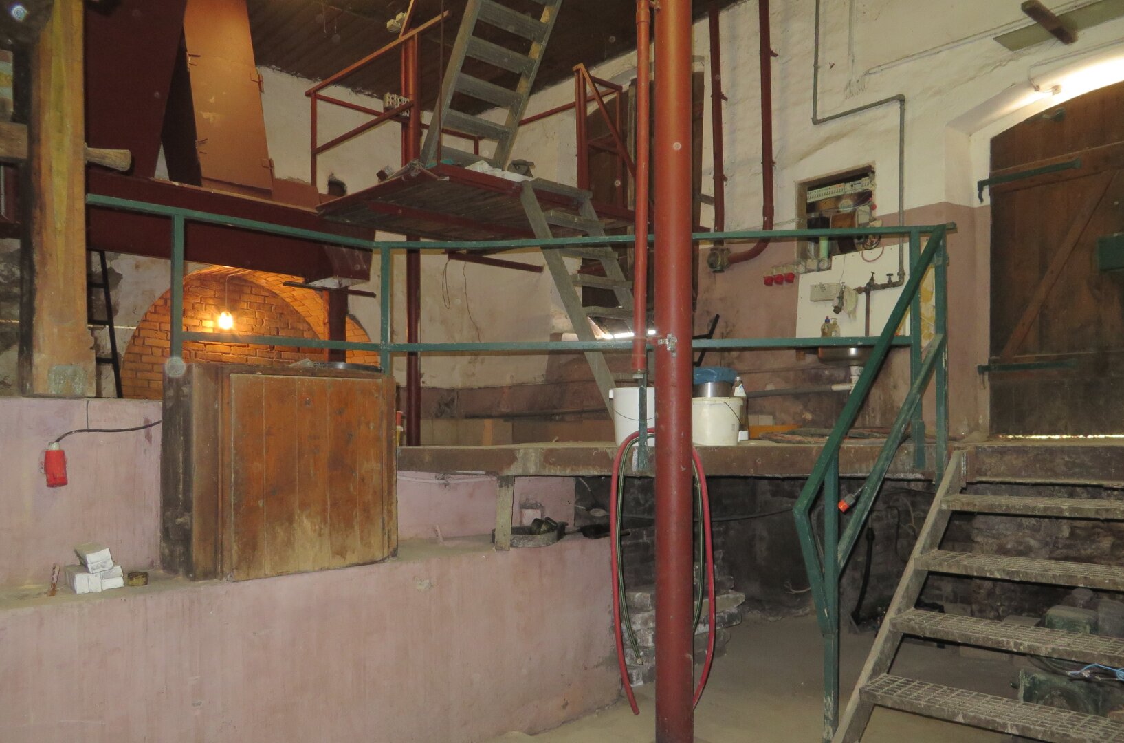 NEUER PREIS - Einmalige Gelegenheit - Weinkeller inkl. Weingarten