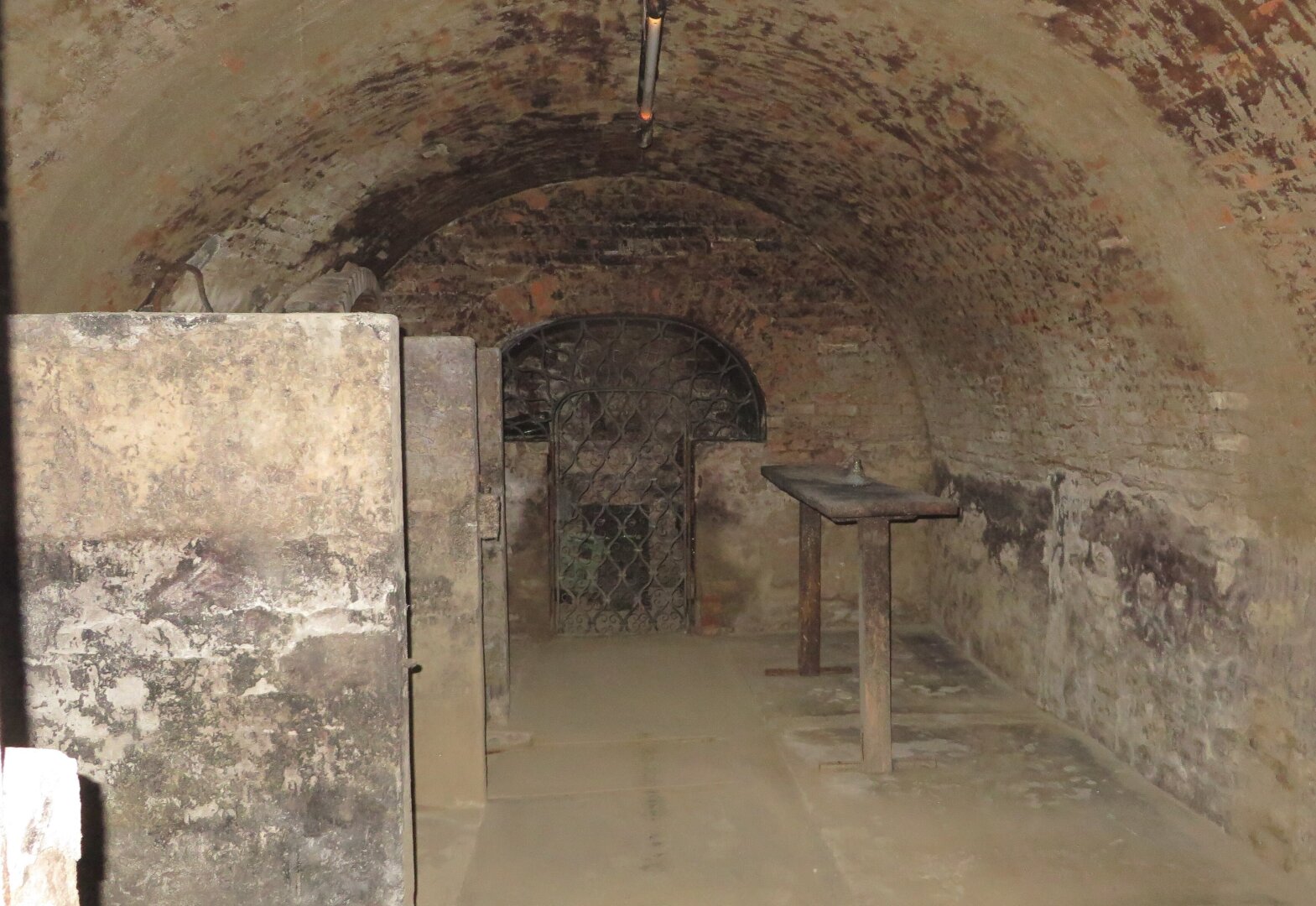 NEUER PREIS - Einmalige Gelegenheit - Weinkeller inkl. Weingarten