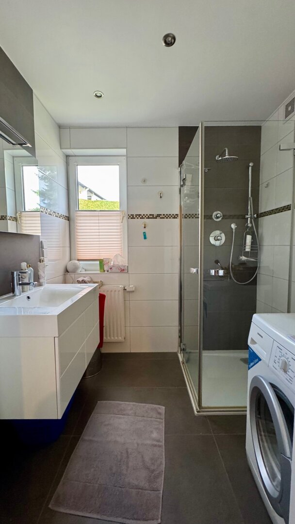 Top Lage - sehr helle und gepflegte 3 Zi. Wohnung mit Balkon in Ruhelage