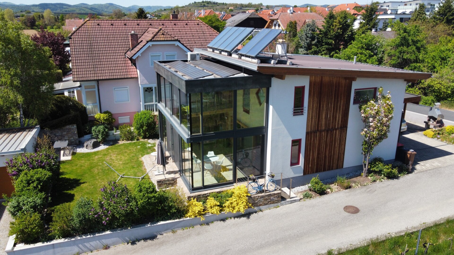 NEU AM MARKT: Exklusives Einfamilienhaus mit Wintergarten und Blick auf das Benediktinerstift Göttweig