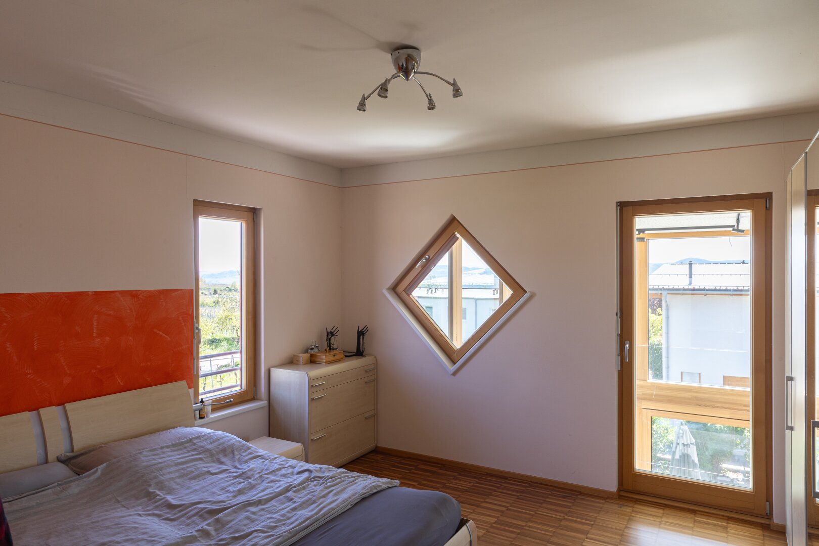 NEU AM MARKT: Exklusives Einfamilienhaus mit Wintergarten und Blick auf das Benediktinerstift Göttweig