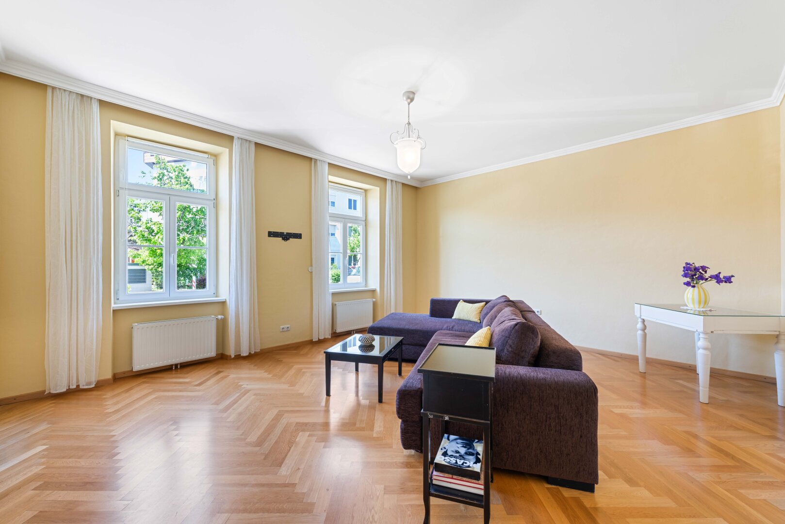 Wohnzimmer mit Kachelofen (Zimmer 2)