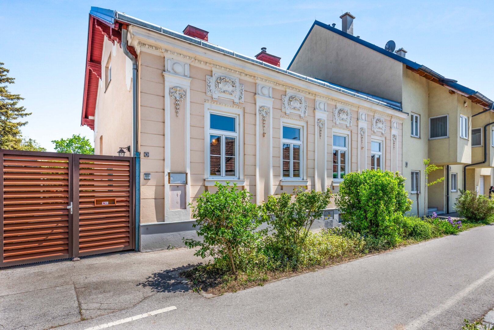 Vollrenoviertes, energie-effizientes Landhaus für Künstler & Individualisten