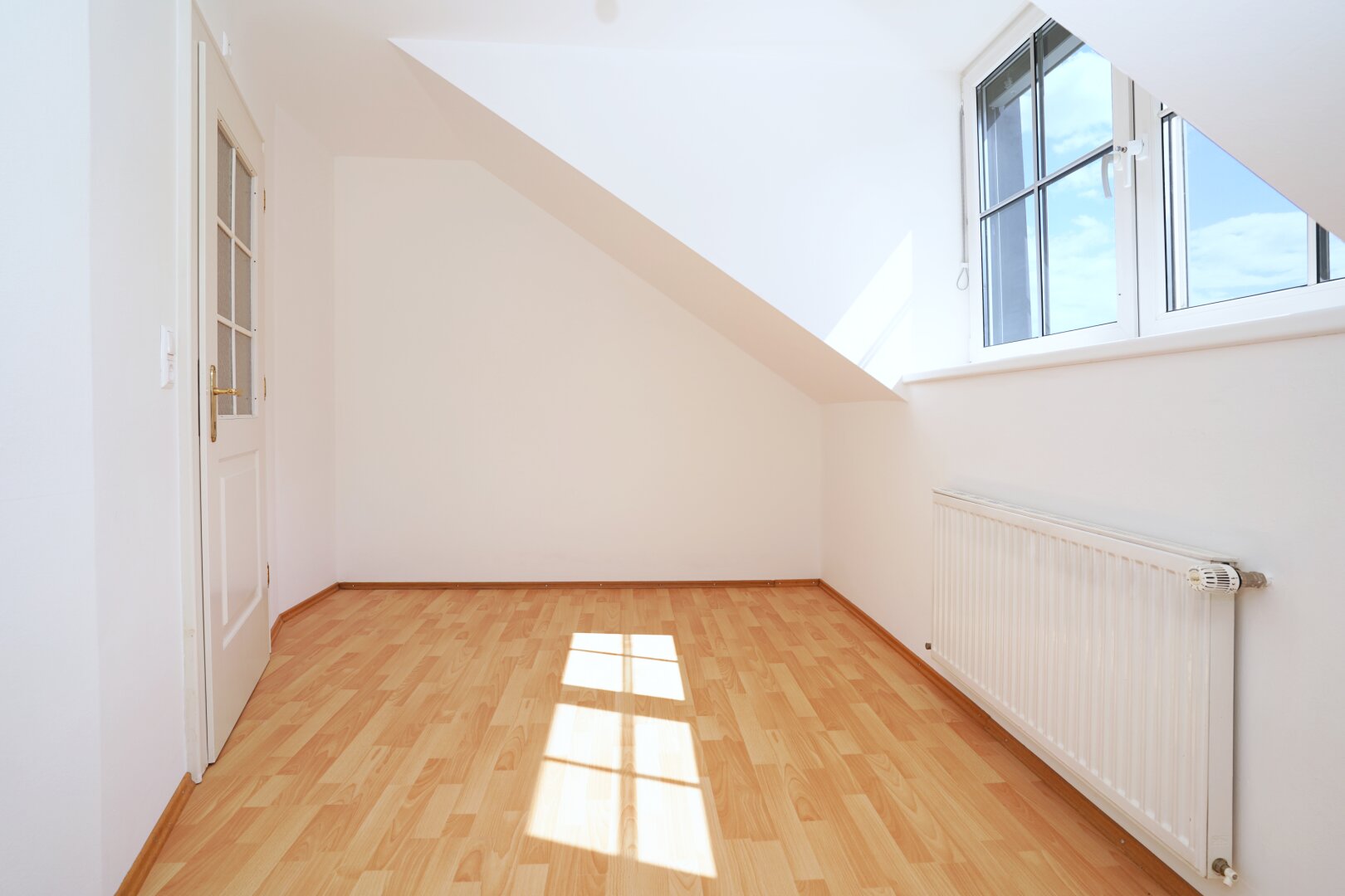 Exklusive Dachgeschoßwohnung im Herzen von Spittal - großzügiges Wohnen mit besonderem Charakter