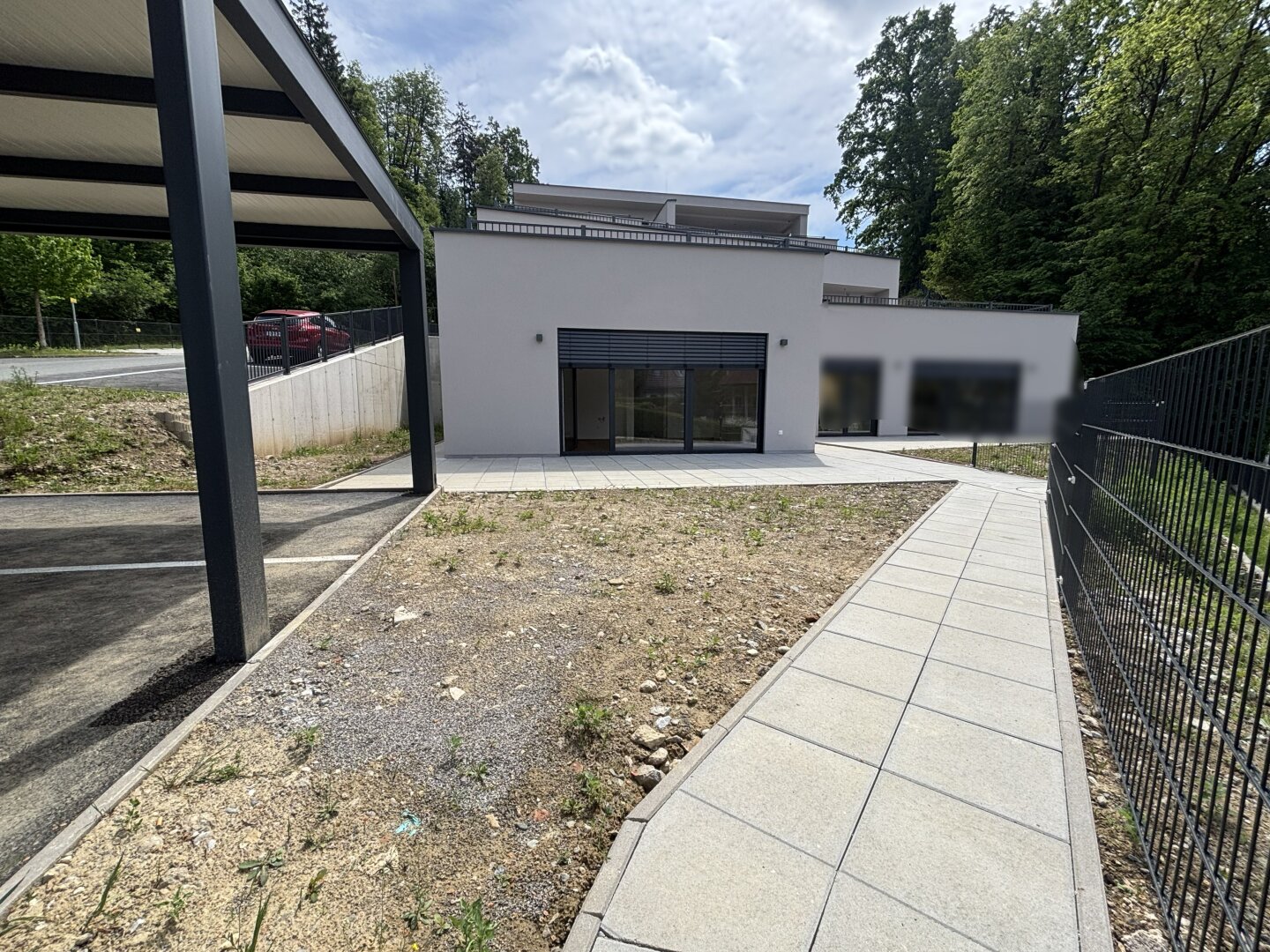 Moderne Erstbezugswohnung mit Garten & Doppelcarport!