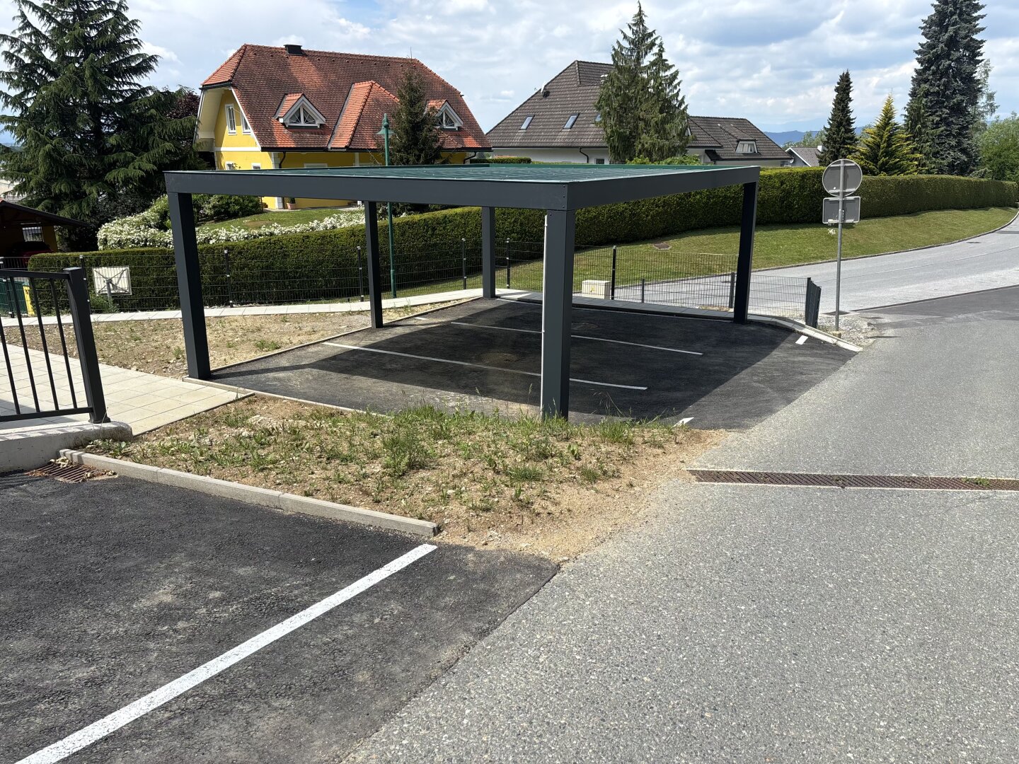 Moderne Erstbezugswohnung mit Garten & Doppelcarport!
