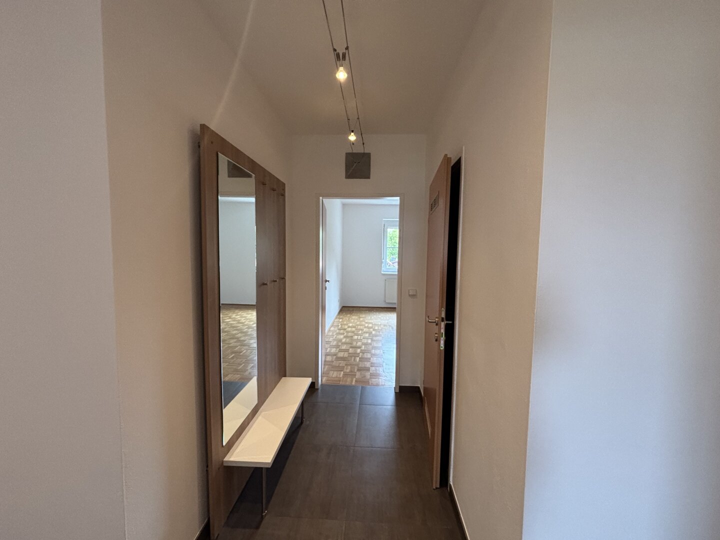 Sonnige 4-Zimmer-Familienwohnung mit Loggia und Traunsteinpanorama