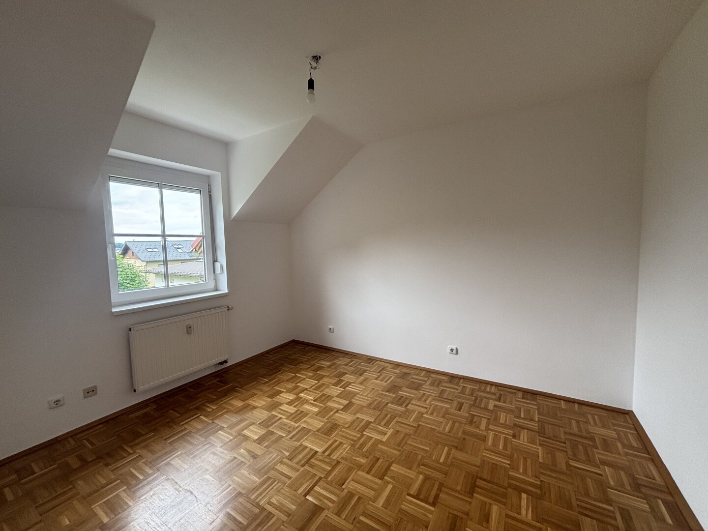 Sonnige 4-Zimmer-Familienwohnung mit Loggia und Traunsteinpanorama