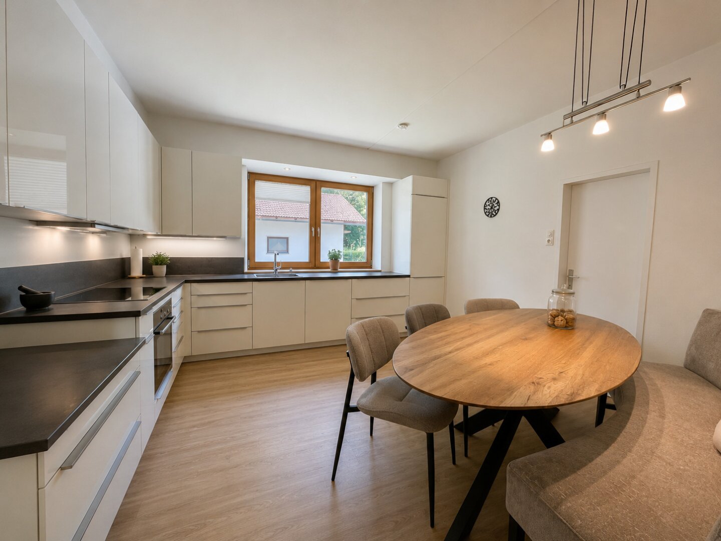 Kompagnon Immobilien Küche Betreiberwohnung