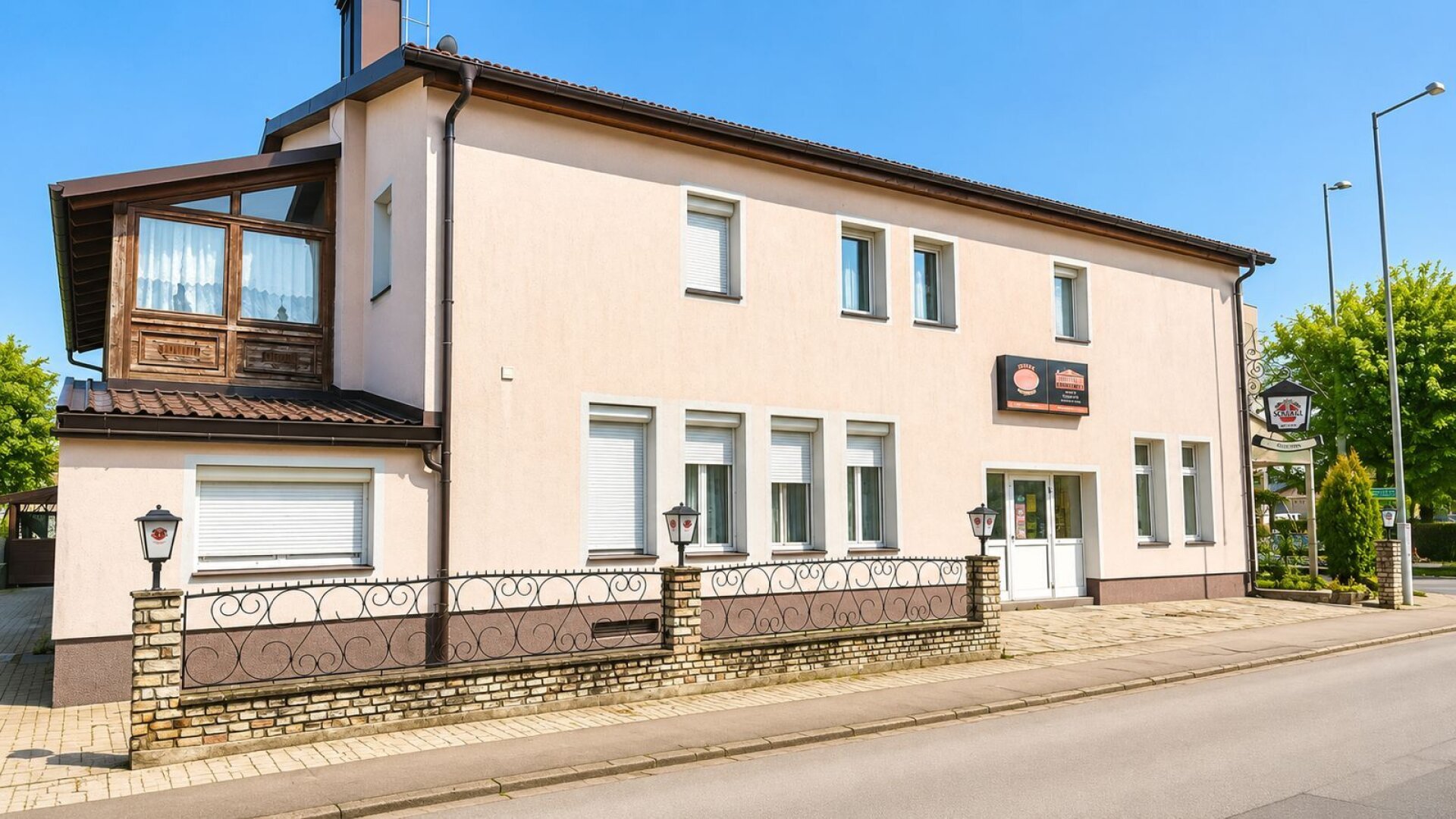 Pension mit Gastronomie & Entwicklungspotenzial in zentraler Lage von Braunau am Inn – zu verkaufen