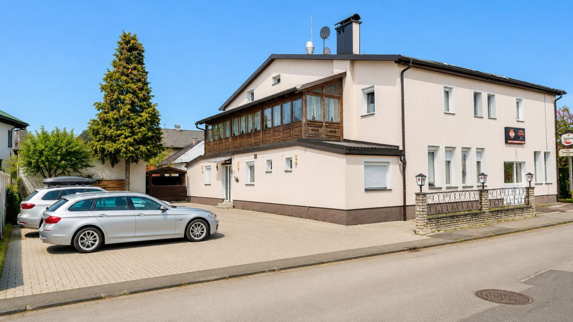 Pension mit Gastronomie & Entwicklungspotenzial in zentraler Lage von Braunau am Inn – zu verkaufen