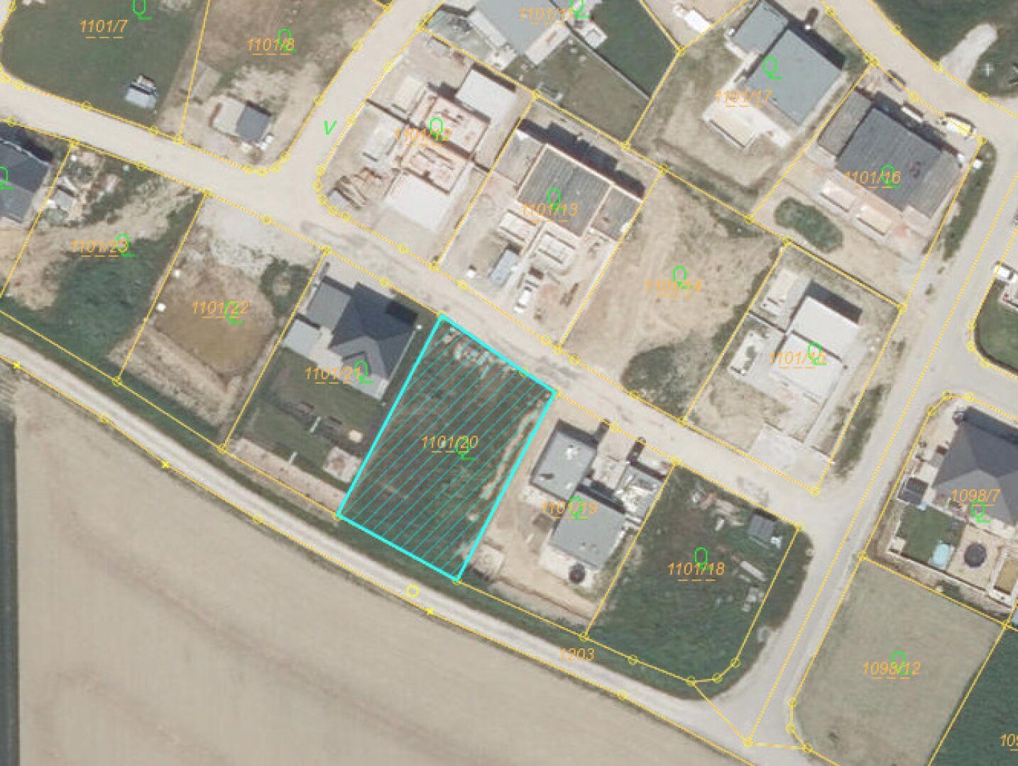 Grundstück in ruhiger Lage mit sanfter Hanglage und Grünblick