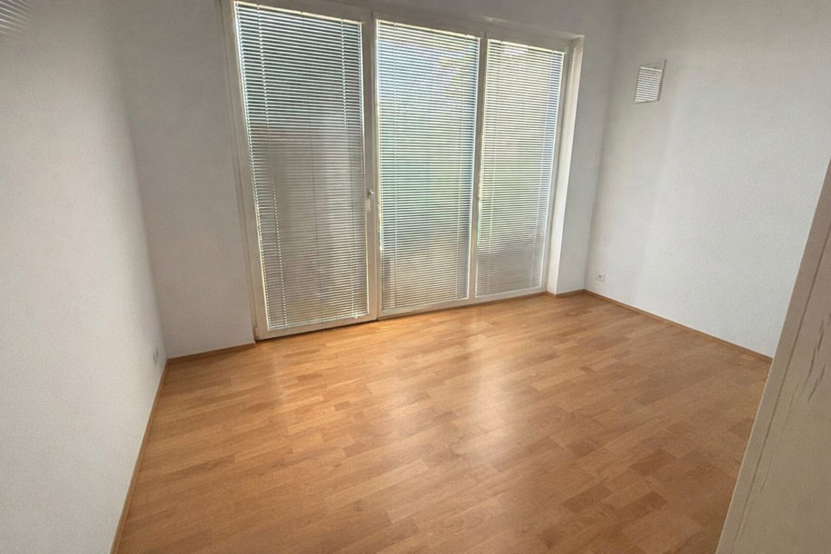 Schöne 3-Zimmer-Neubau-Wohnung mit Garten - Heliosallee - Top D03