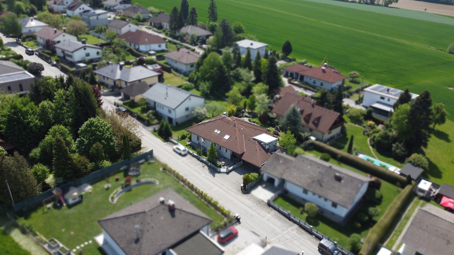 Ihr privater Rückzugsort – Stilvolles Wohnen mit Naturteich und vielen Möglichkeiten