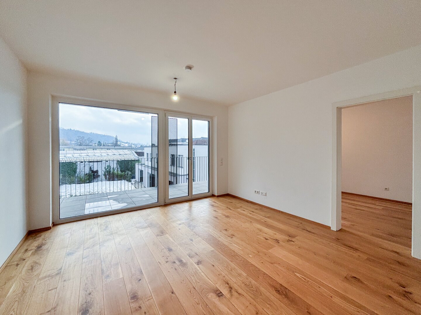 Moderne 2-Zimmer-Wohnung mit großzügiger Loggia & TG-Stellplatz