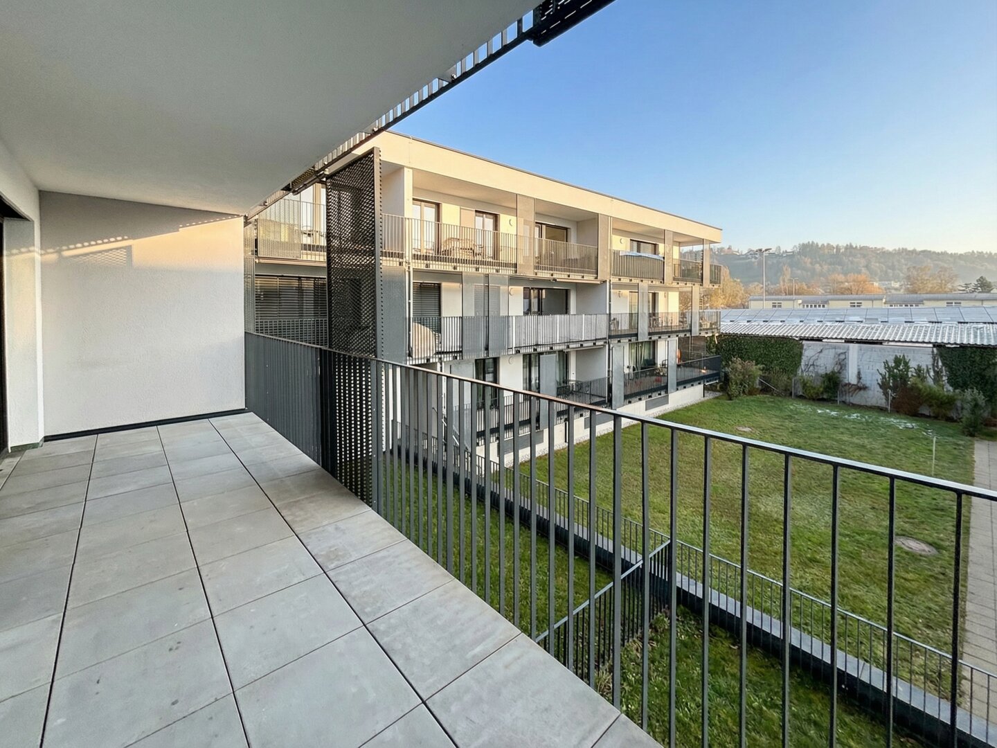 Moderne 2-Zimmer-Wohnung mit großzügiger Loggia & TG-Stellplatz