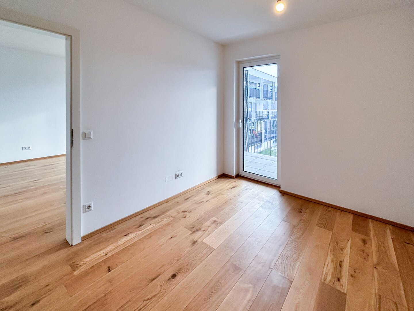 Moderne 2-Zimmer-Wohnung mit großzügiger Loggia & TG-Stellplatz