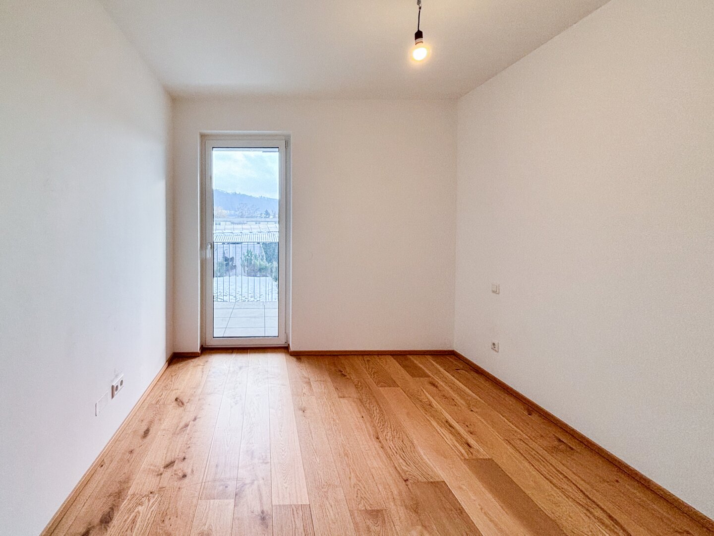 Moderne 2-Zimmer-Wohnung mit großzügiger Loggia & TG-Stellplatz