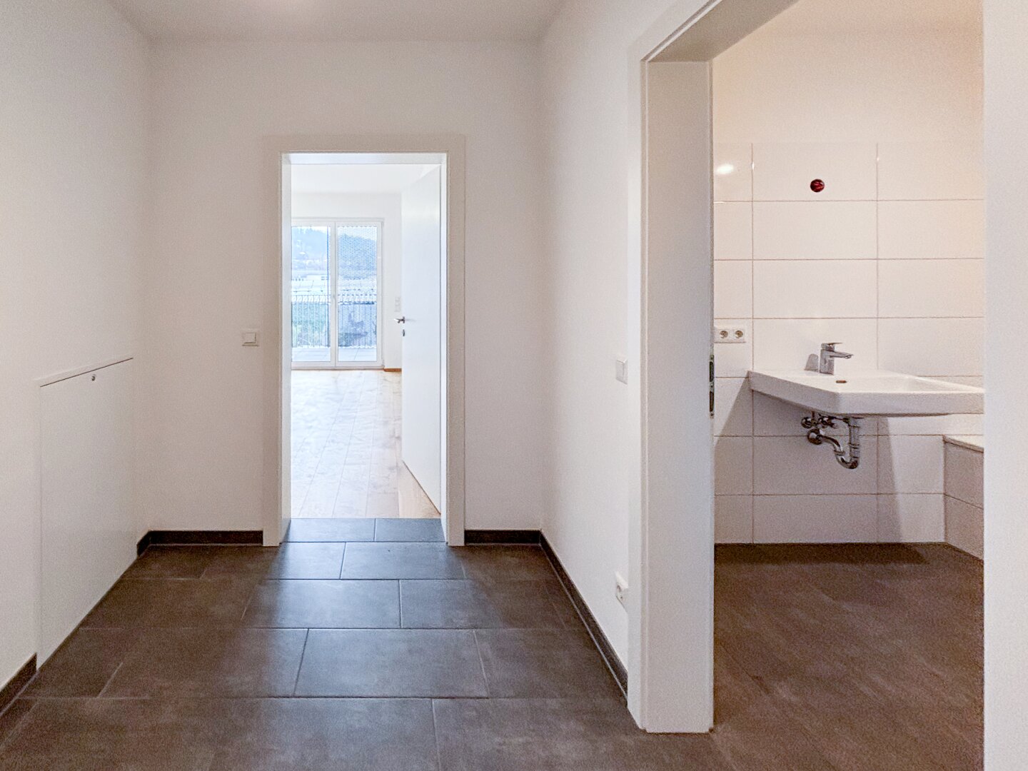 Moderne 2-Zimmer-Wohnung mit großzügiger Loggia & TG-Stellplatz