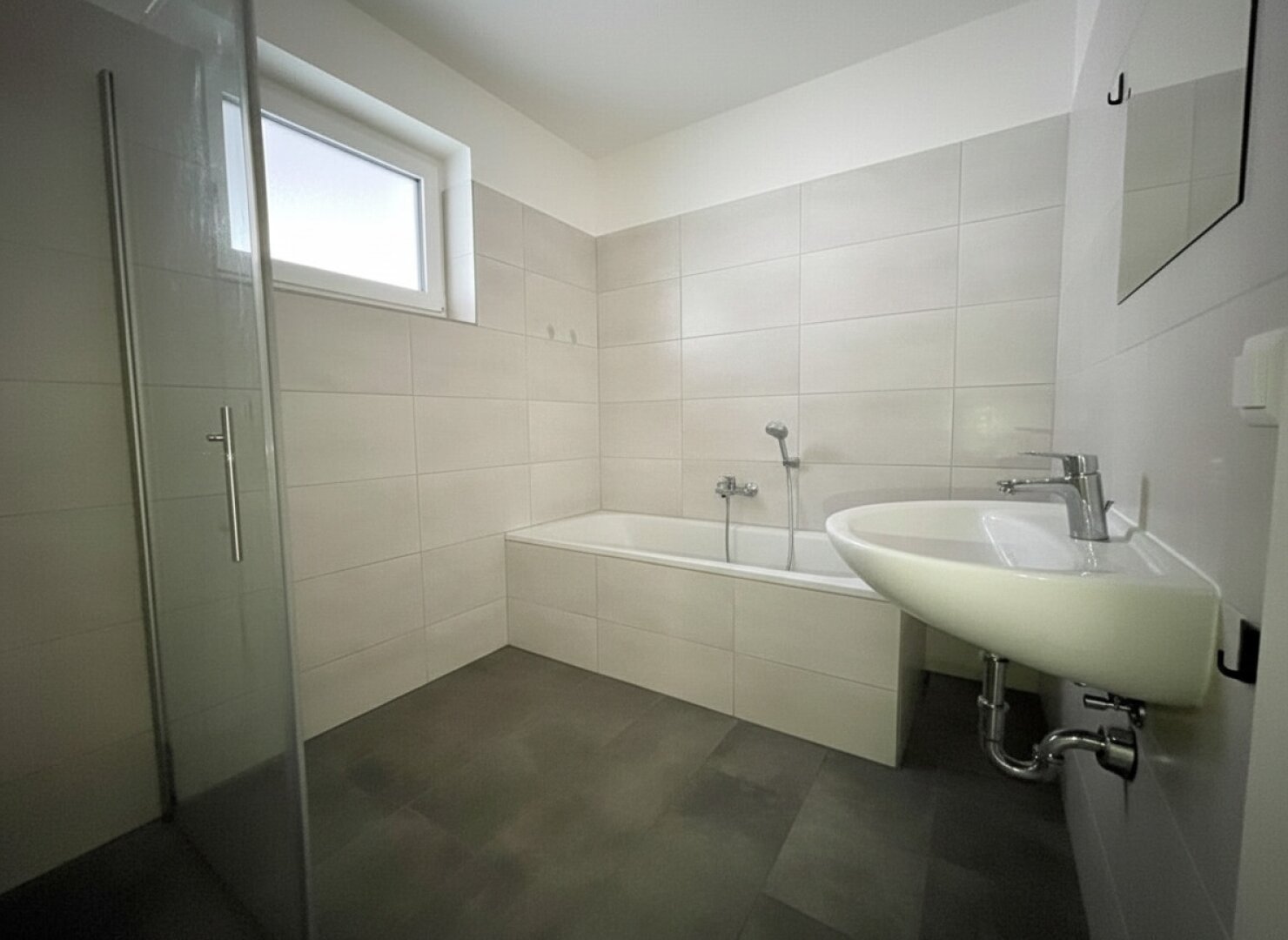 Moderne Wohnung mit Balkon - Föhrenpark Wels Top 6