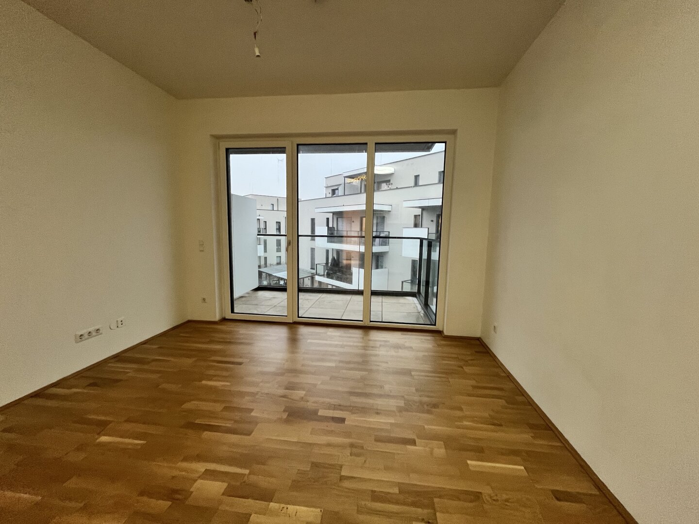 Neubau-Wohnung mit Balkon - Heliosallee - Top D33a