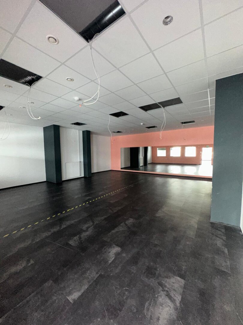 "Optimale Gewerbefläche in Voitsberg: Attraktive barrierefreie Immobilie mit Parkplätzen sucht neuen Mieter!"