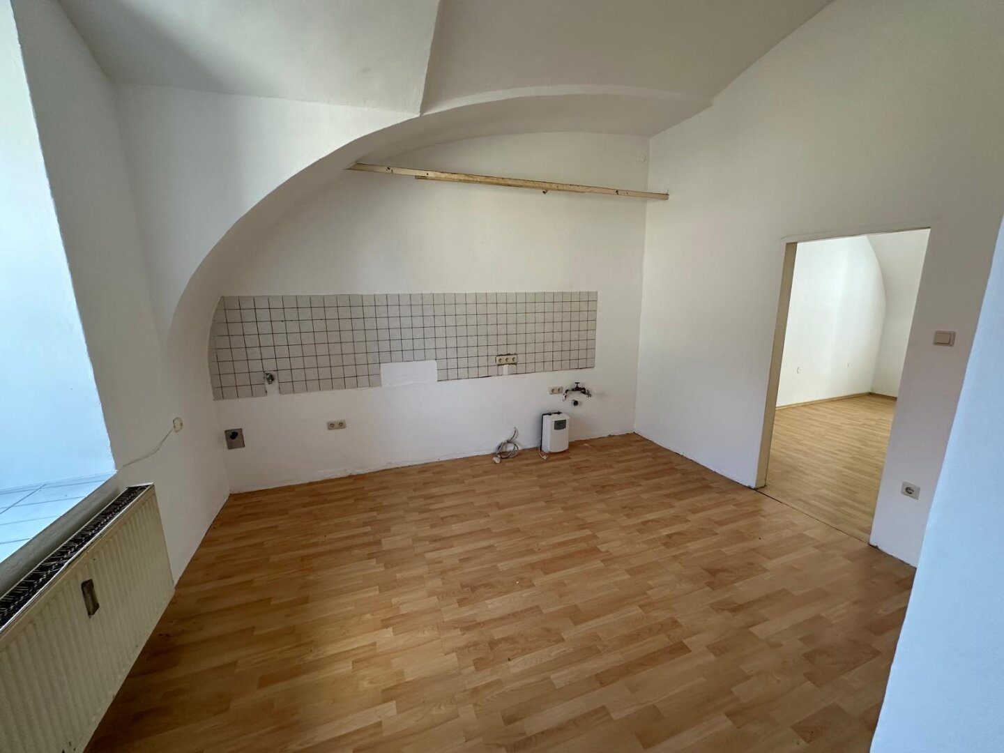 Attraktives Investitionsobjekt: Vielseitiges Zinshaus mit Potenzial in der Kärntnerstraße – Ihr zukünftiger Firmenstandort zum Kauf