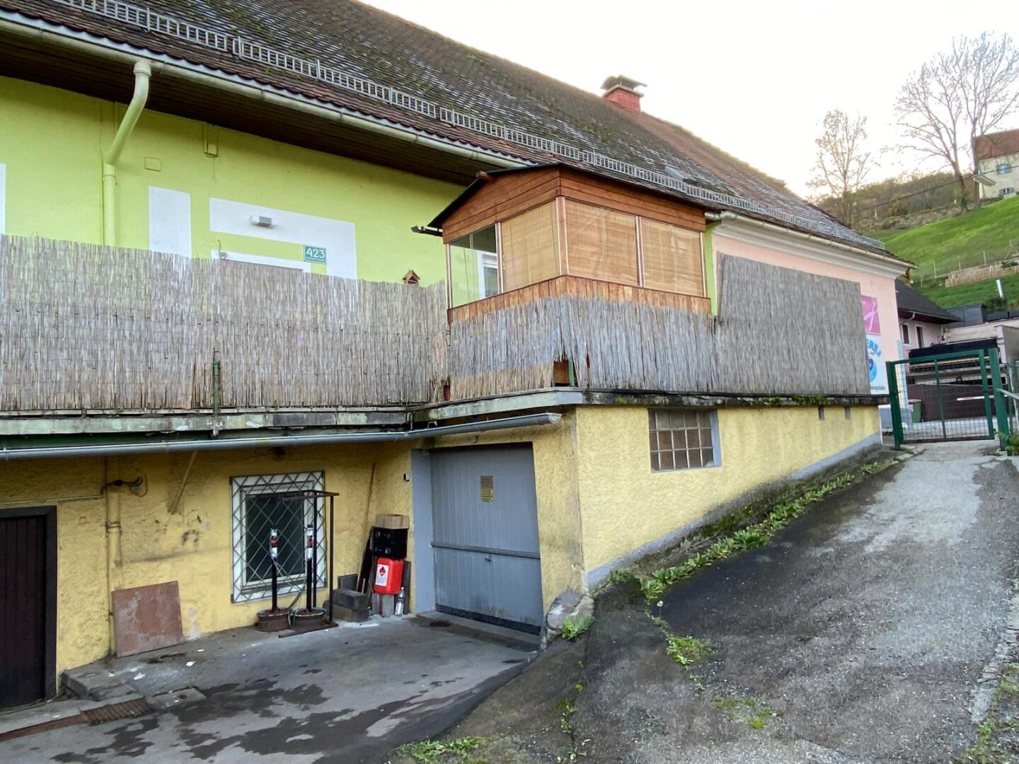 Attraktives Investitionsobjekt: Vielseitiges Zinshaus mit Potenzial in der Kärntnerstraße – Ihr zukünftiger Firmenstandort zum Kauf