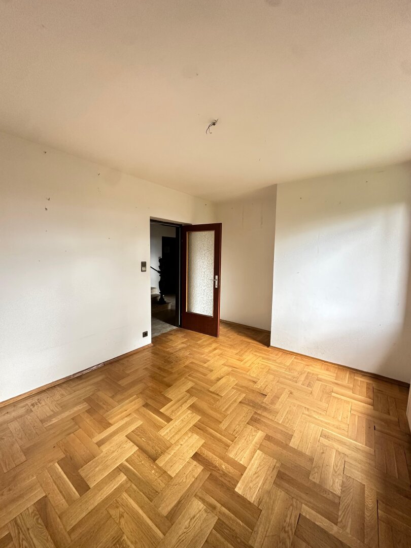 Verborgener Schatz in Graz: Sanierungsbedürftiges Juwel mit Traumaussicht in Graz-Andritz zu verkaufen!