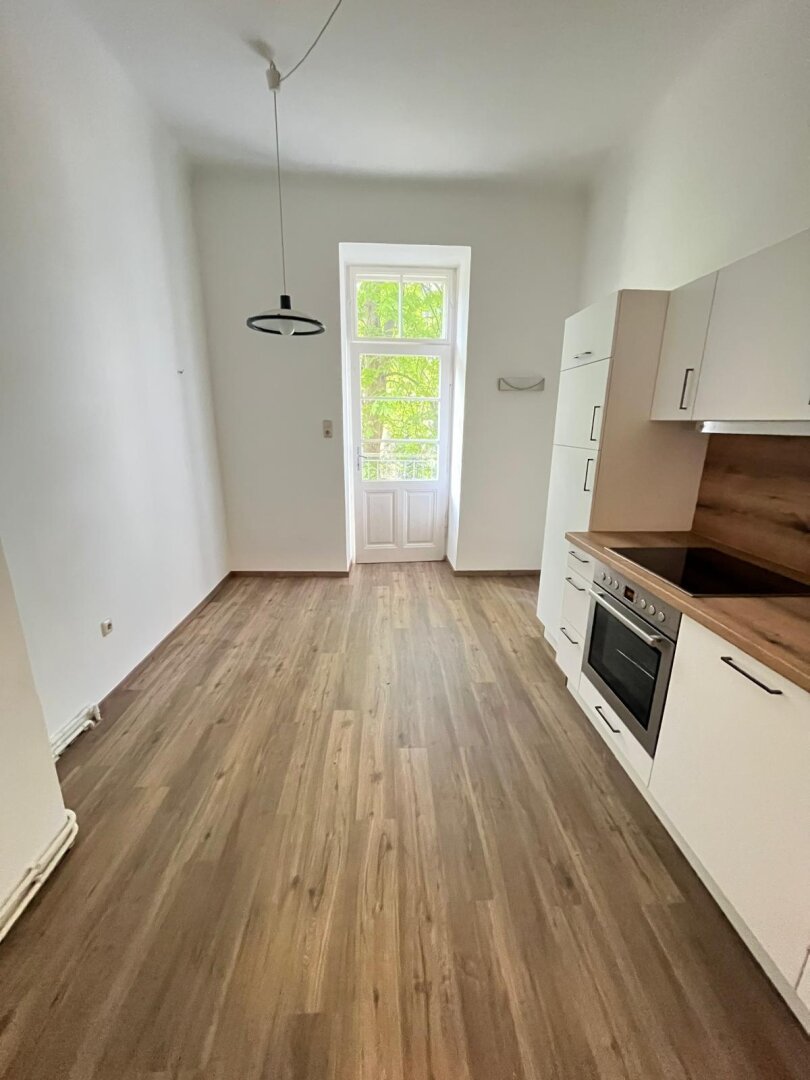 **NEU SANIERT** Auffallend stilvolle Zweieinhalbzimmerwohnung im Zentrum von Graz nähe TU Graz, in St. Leonhard, zu vermieten!!