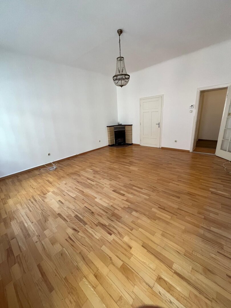**NEU SANIERT** Auffallend stilvolle Zweieinhalbzimmerwohnung im Zentrum von Graz nähe TU Graz, in St. Leonhard, zu vermieten!!
