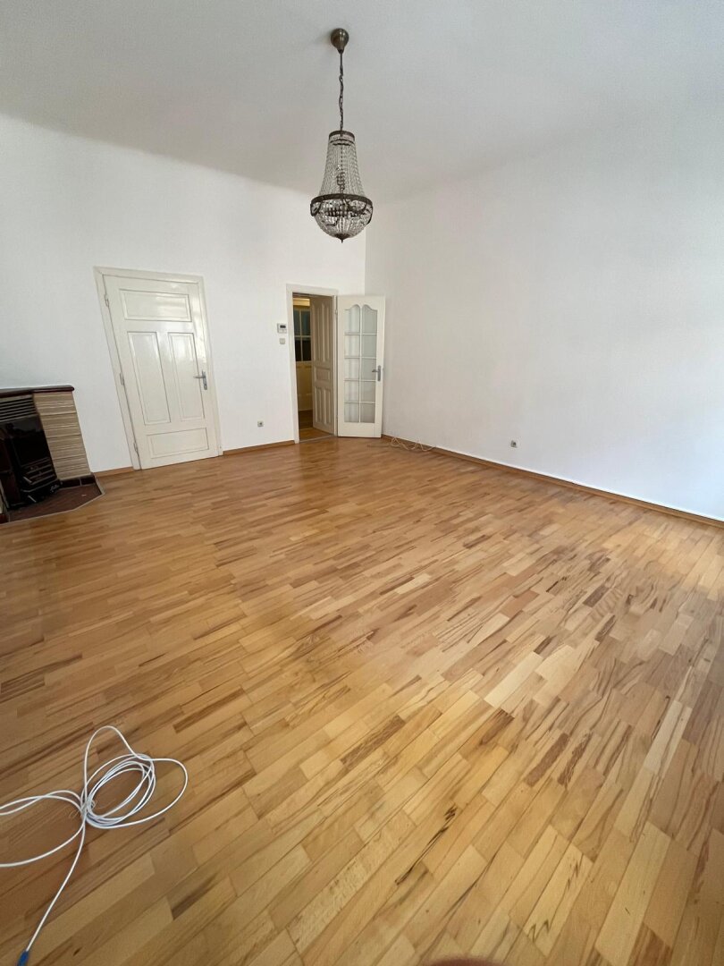 **NEU SANIERT** Auffallend stilvolle Zweieinhalbzimmerwohnung im Zentrum von Graz nähe TU Graz, in St. Leonhard, zu vermieten!!