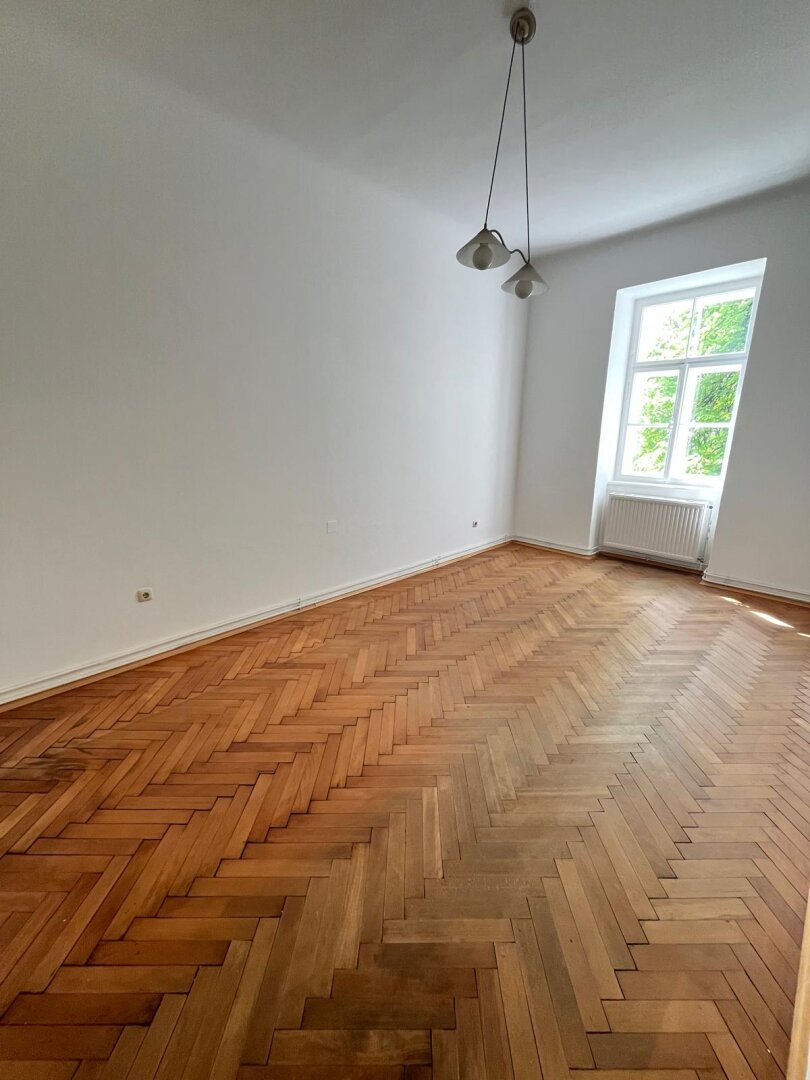 **NEU SANIERT** Auffallend stilvolle Zweieinhalbzimmerwohnung im Zentrum von Graz nähe TU Graz, in St. Leonhard, zu vermieten!!