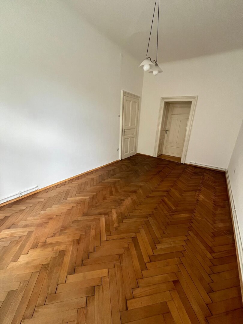 **NEU SANIERT** Auffallend stilvolle Zweieinhalbzimmerwohnung im Zentrum von Graz nähe TU Graz, in St. Leonhard, zu vermieten!!