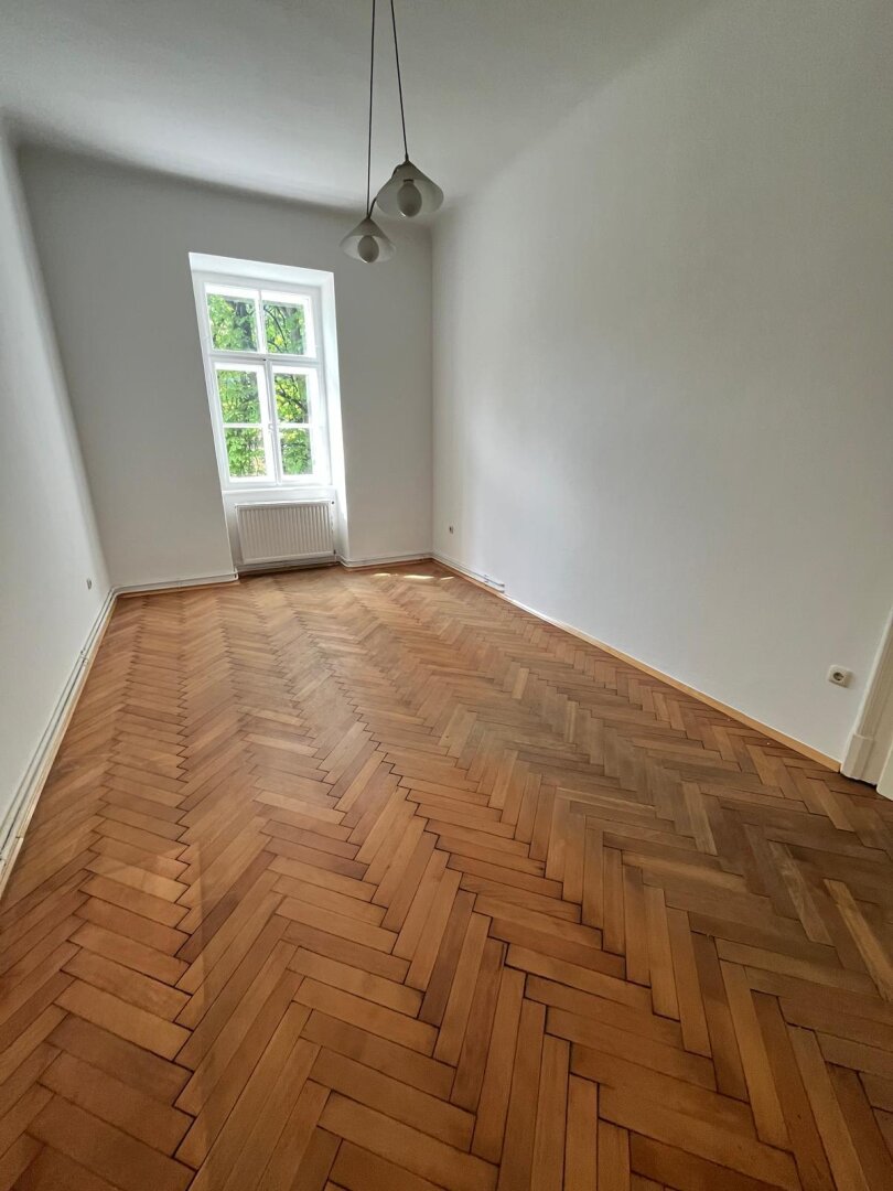 **NEU SANIERT** Auffallend stilvolle Zweieinhalbzimmerwohnung im Zentrum von Graz nähe TU Graz, in St. Leonhard, zu vermieten!!