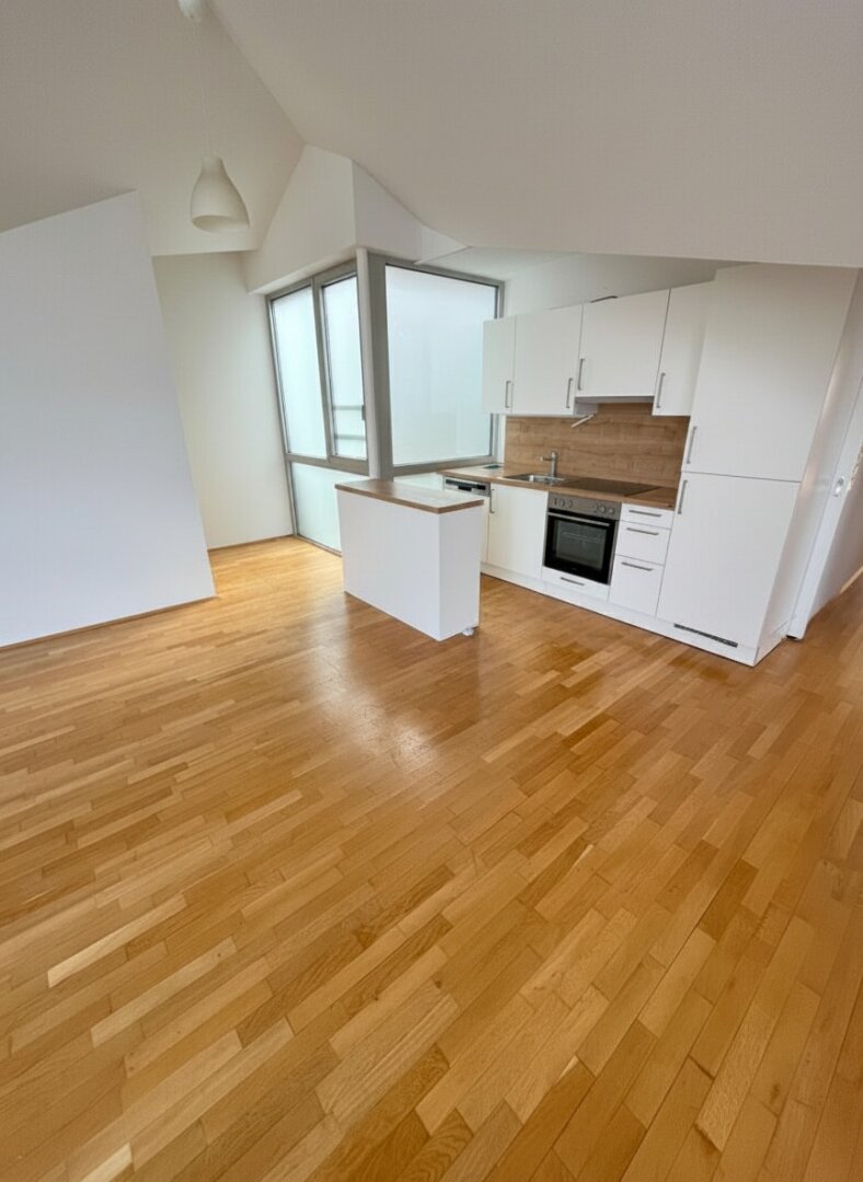 Auffallend exzellente Dachgeschoßwohnung nähe KF-Uni zu vermieten (WG möglich)!