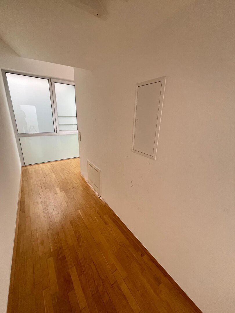 Auffallend exzellente Dachgeschoßwohnung nähe KF-Uni zu vermieten (WG möglich)!