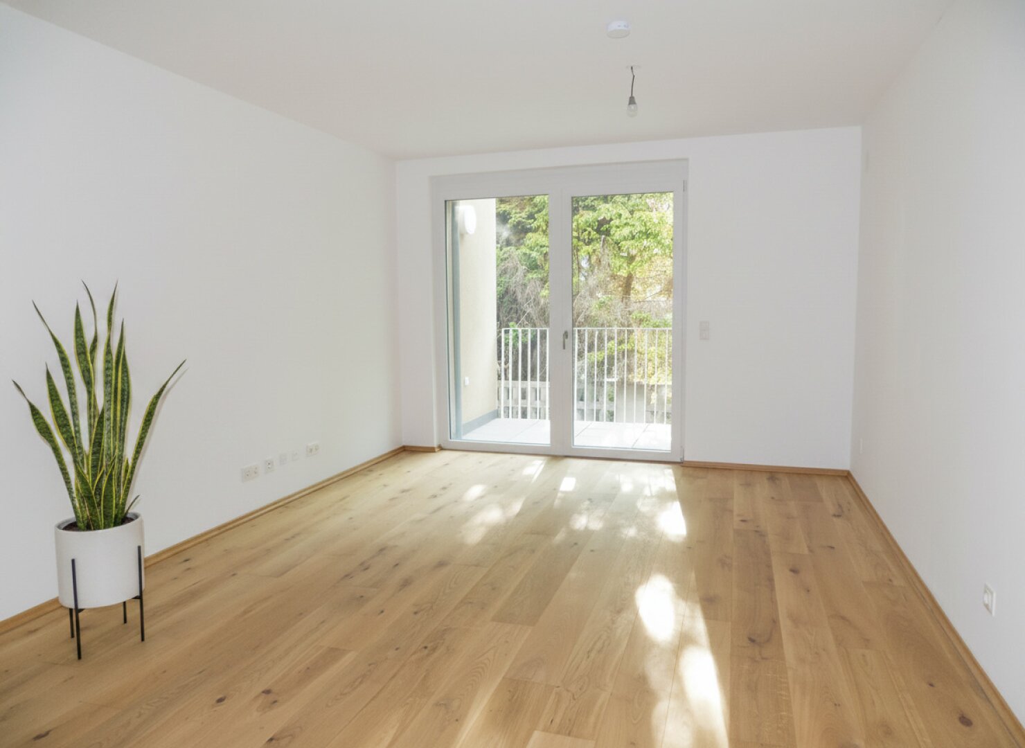 Wohnküche mit Ausgang zum Balkon