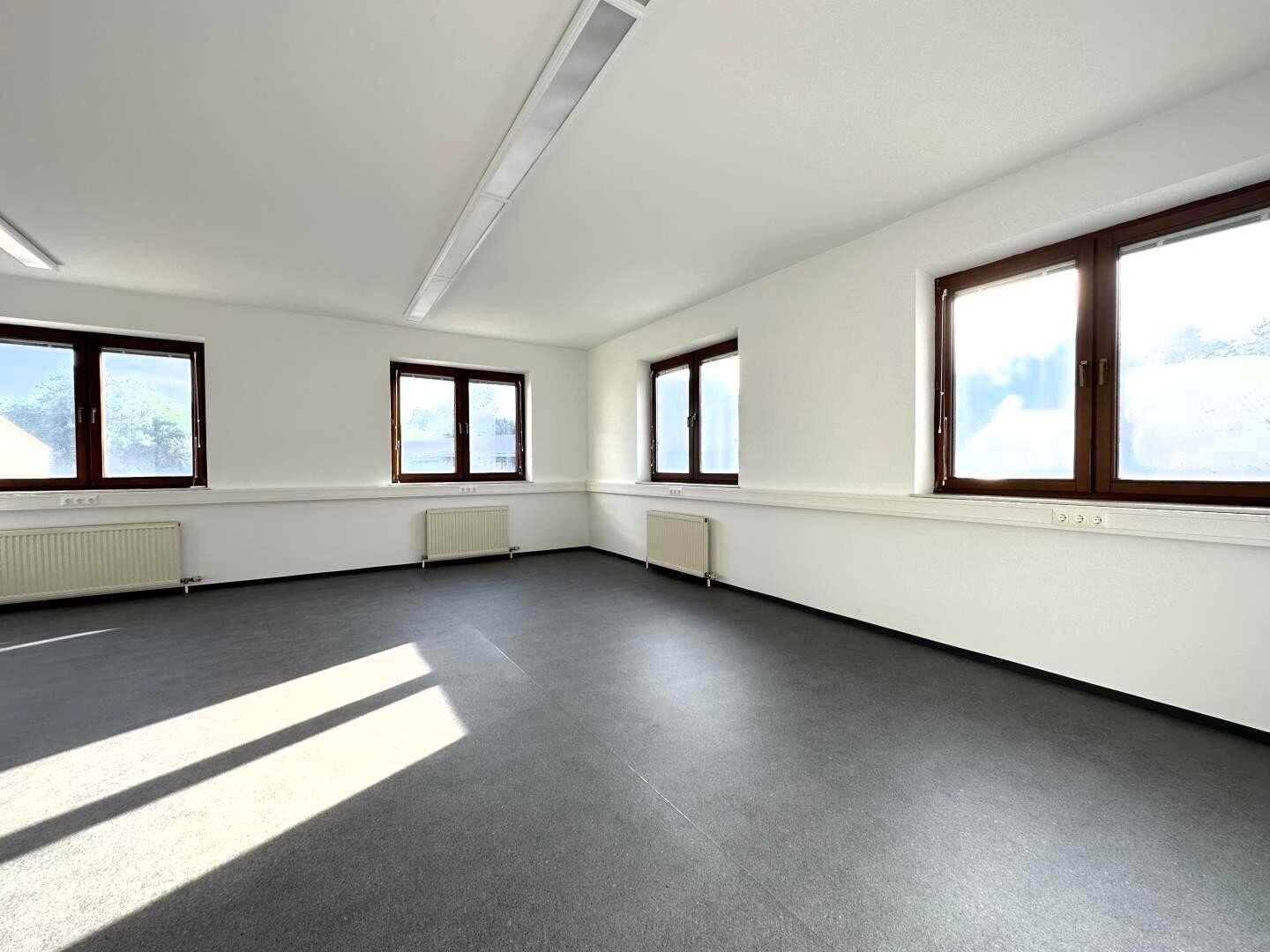 Neu renoviertes 2-Zimmer Büro im Gewerbepark Kammern