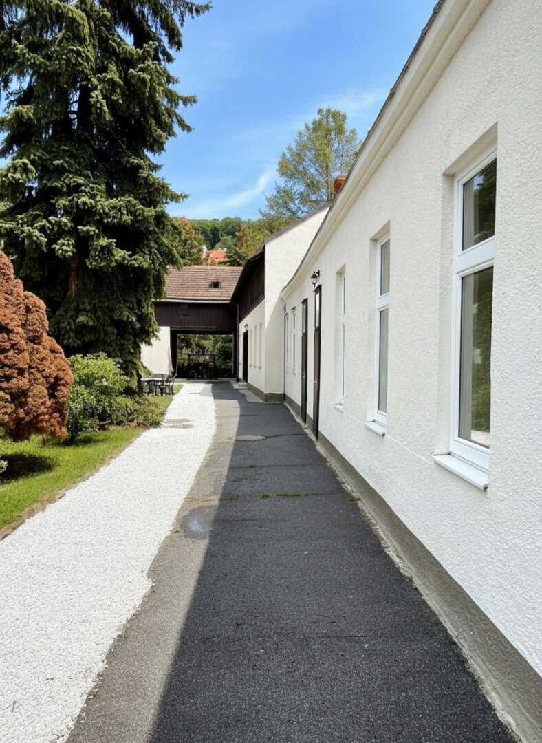 Zinshaus mit 742m² Ausbaupotential in S-Bahn Nähe