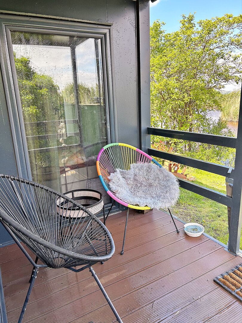 Neues, hoch technisch ausgestattetes Ferienhaus direkt am Wasser!