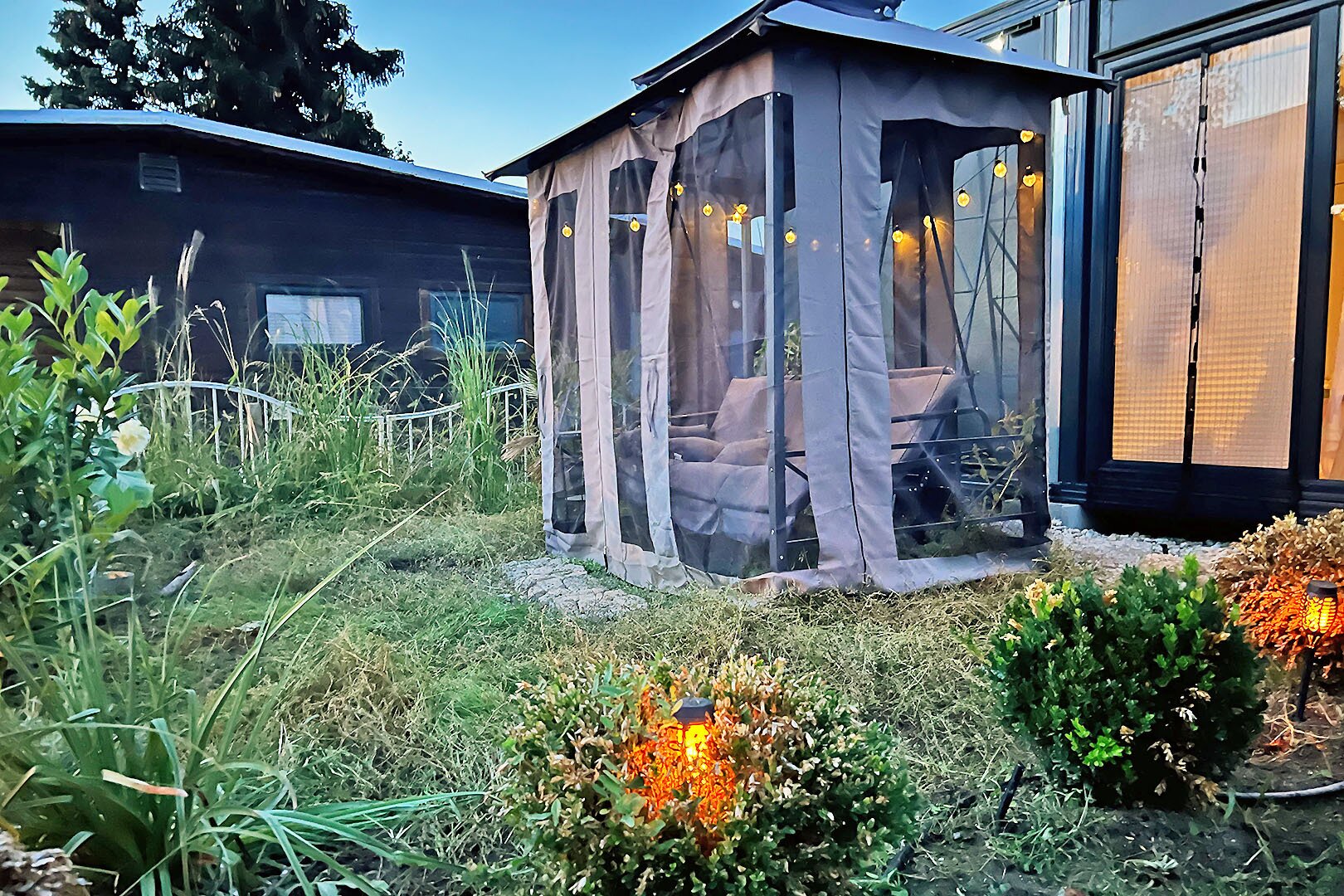 Neues, hoch technisch ausgestattetes Ferienhaus direkt am Wasser!