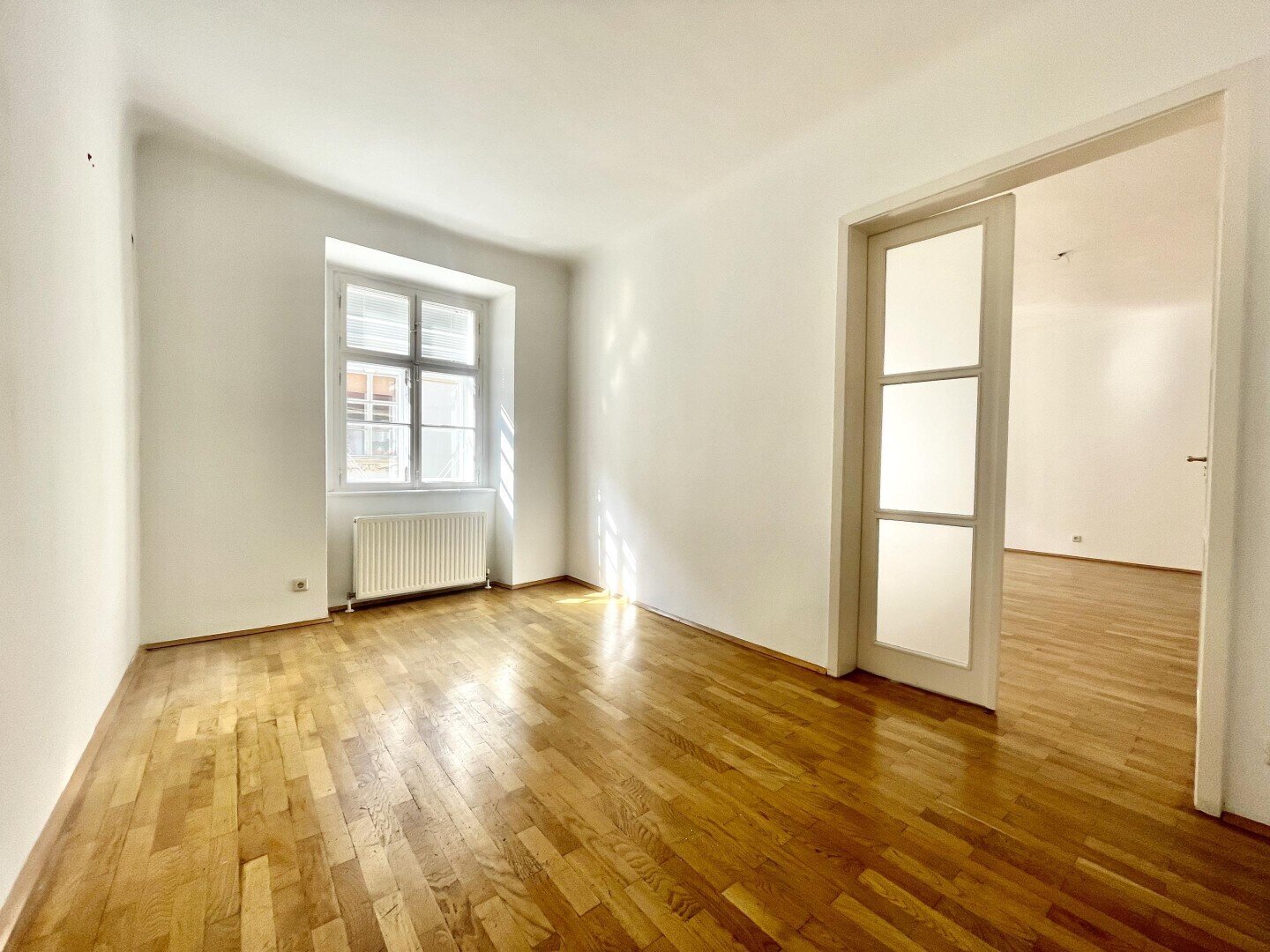Büroraum 2 / Besprechungszimmer