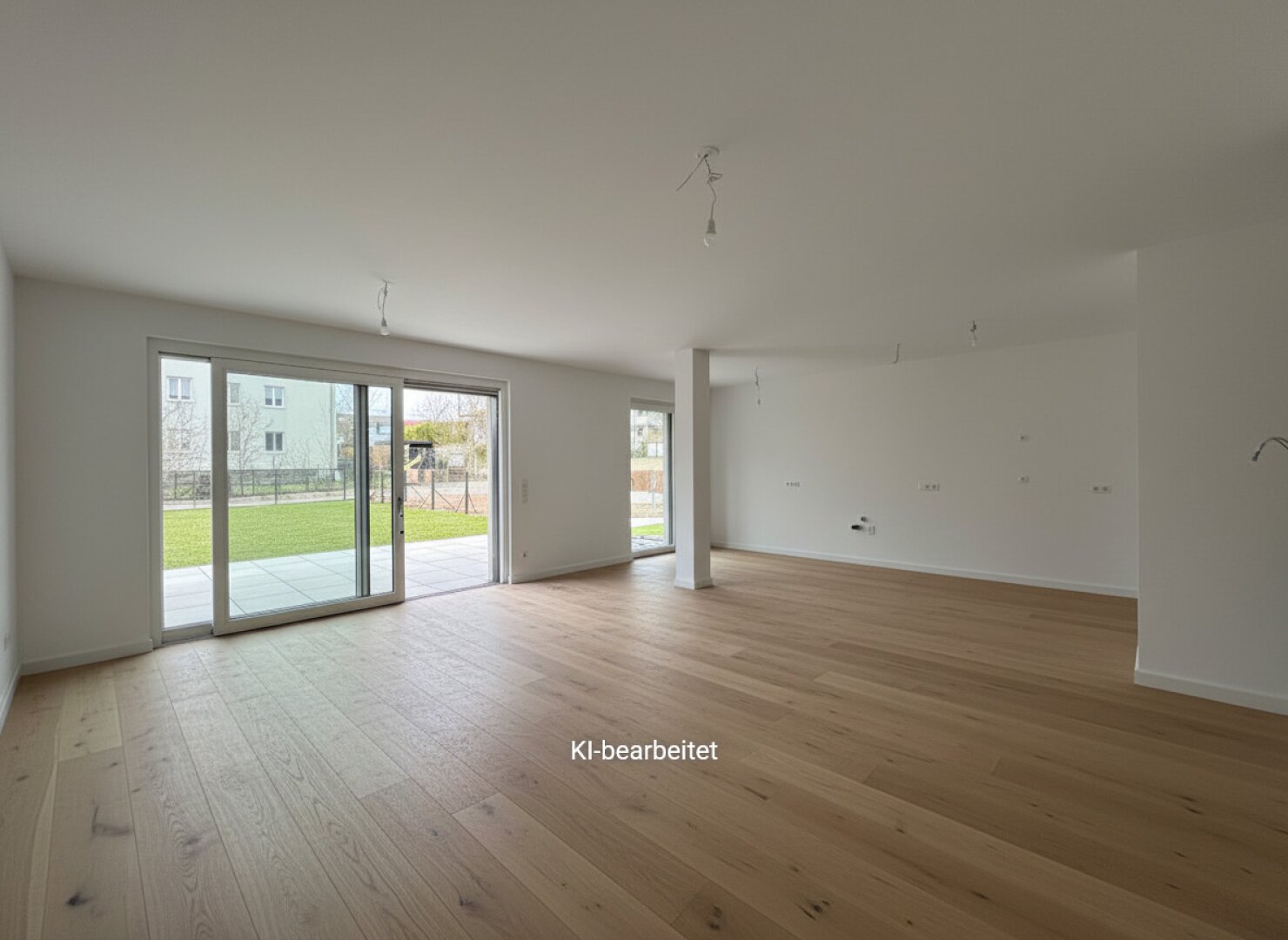 Wohnküche mit Ausgang in den Garten