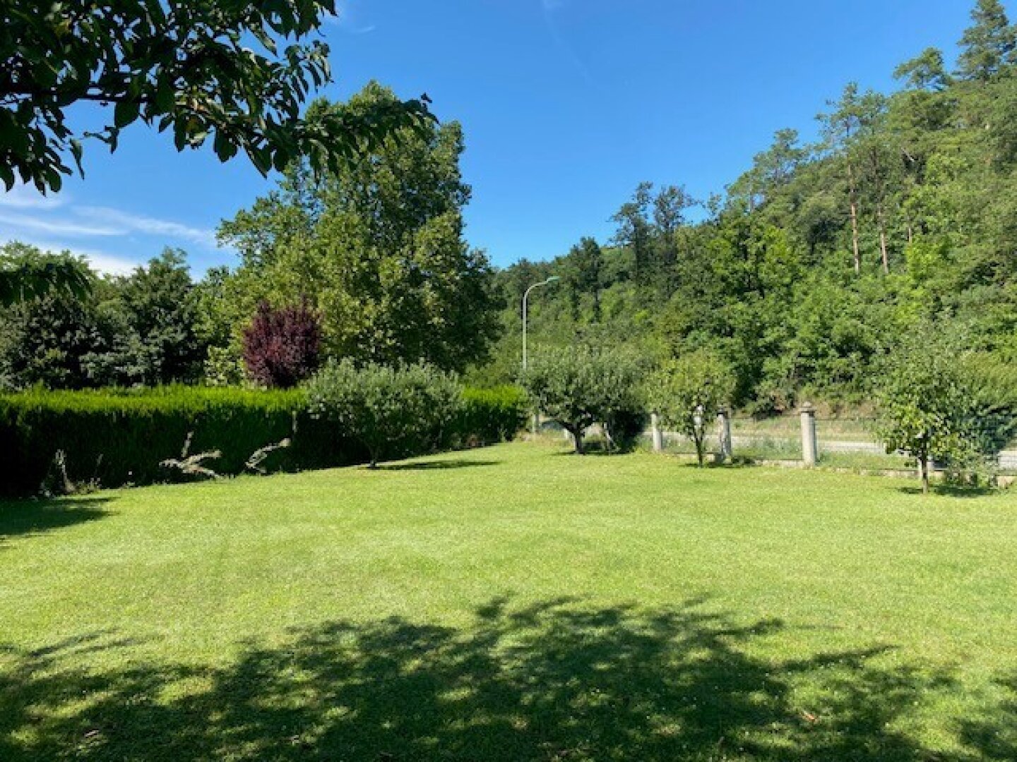 Grundstück mit 1.947 m² für ein Einfamilienhaus oder Bauträgerprojekt!