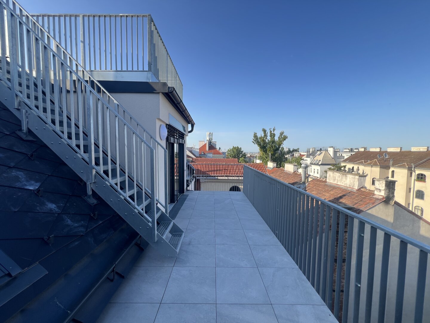 Balkon und Dachterrasse