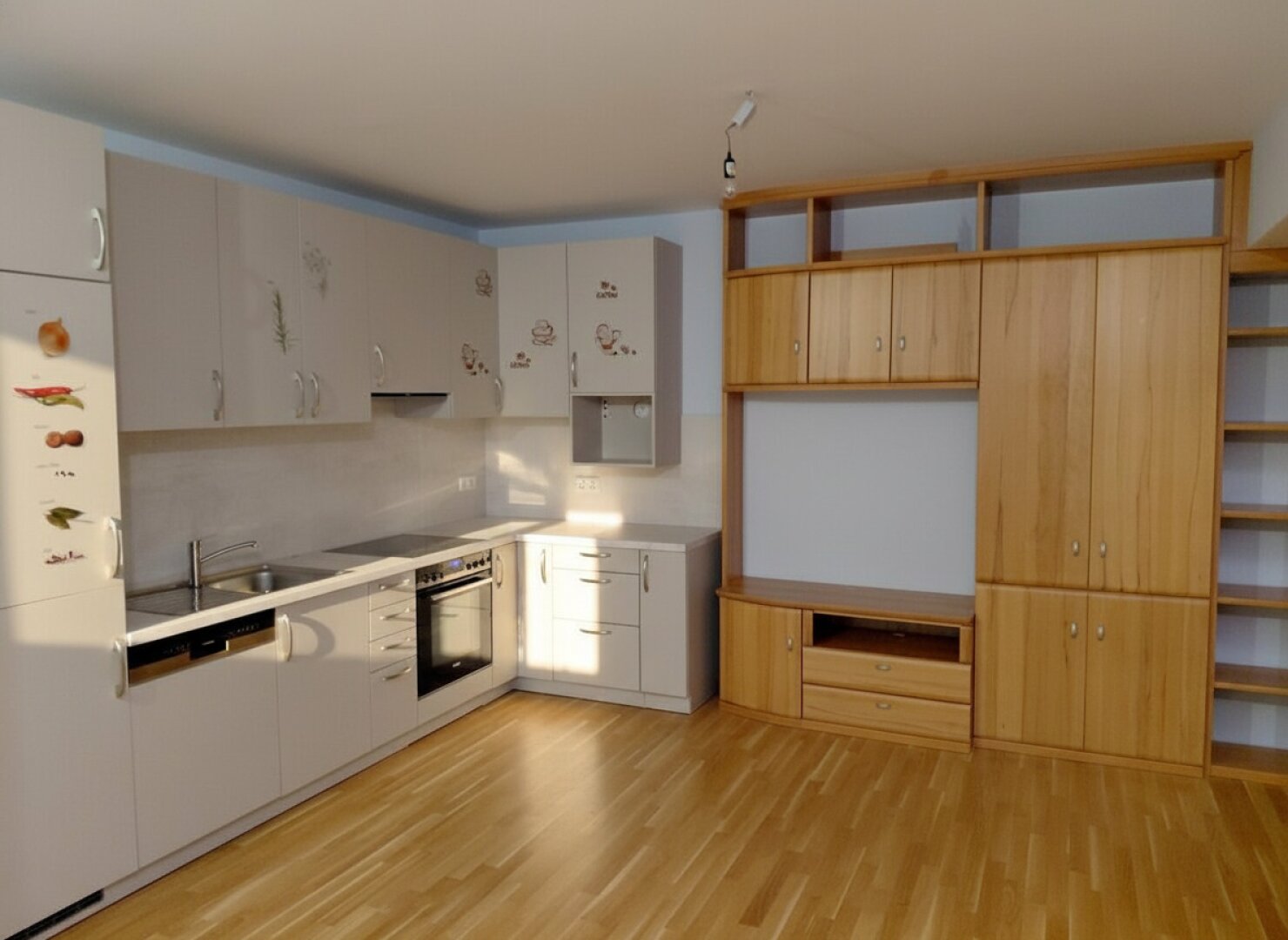 Neuwertige 4-Zimmer-Wohnung mit Garagenplatz & Terrasse