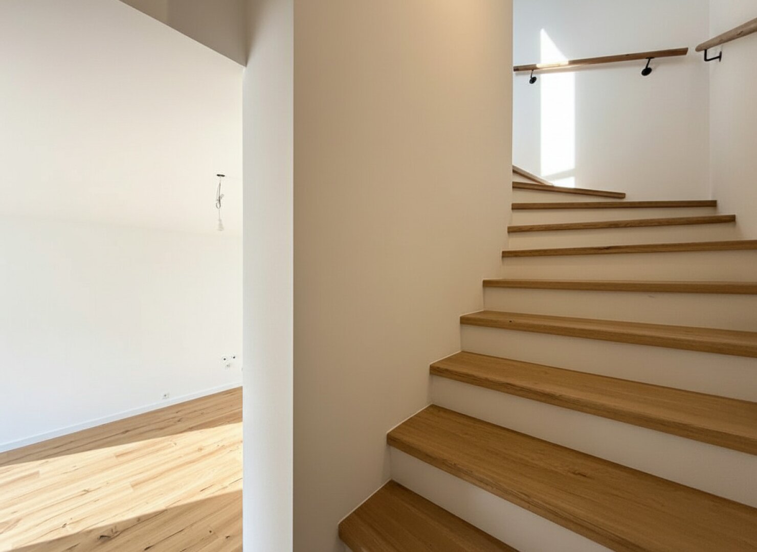 Hochwertige Treppe mit Eichenbelag